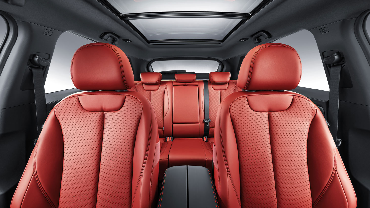 Interni di lusso già di serie nei crossover Forthing da Reduzzi Motor a Treviglio - Ciserano